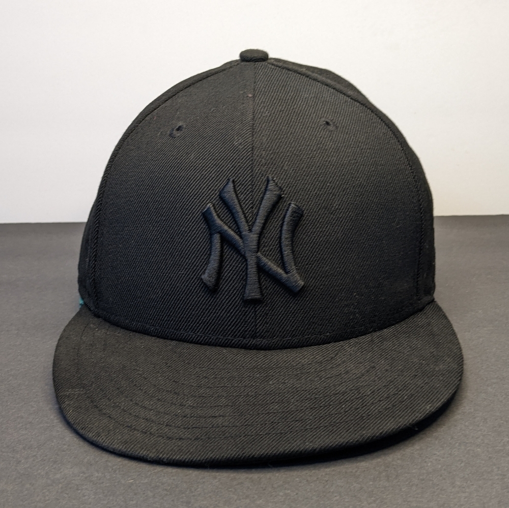 Genuine Yankees Men's Black New York Yankees Primary Logo 59FIFTY Fitted Hat